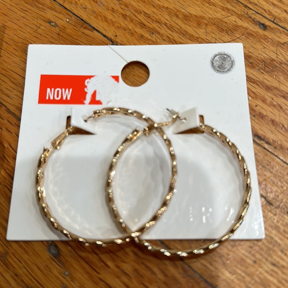 Forever 21 Womens Lot of 6 Pairs of Costume Jewelry Gold Hoop Style Earrings New - Picture 7 of 7